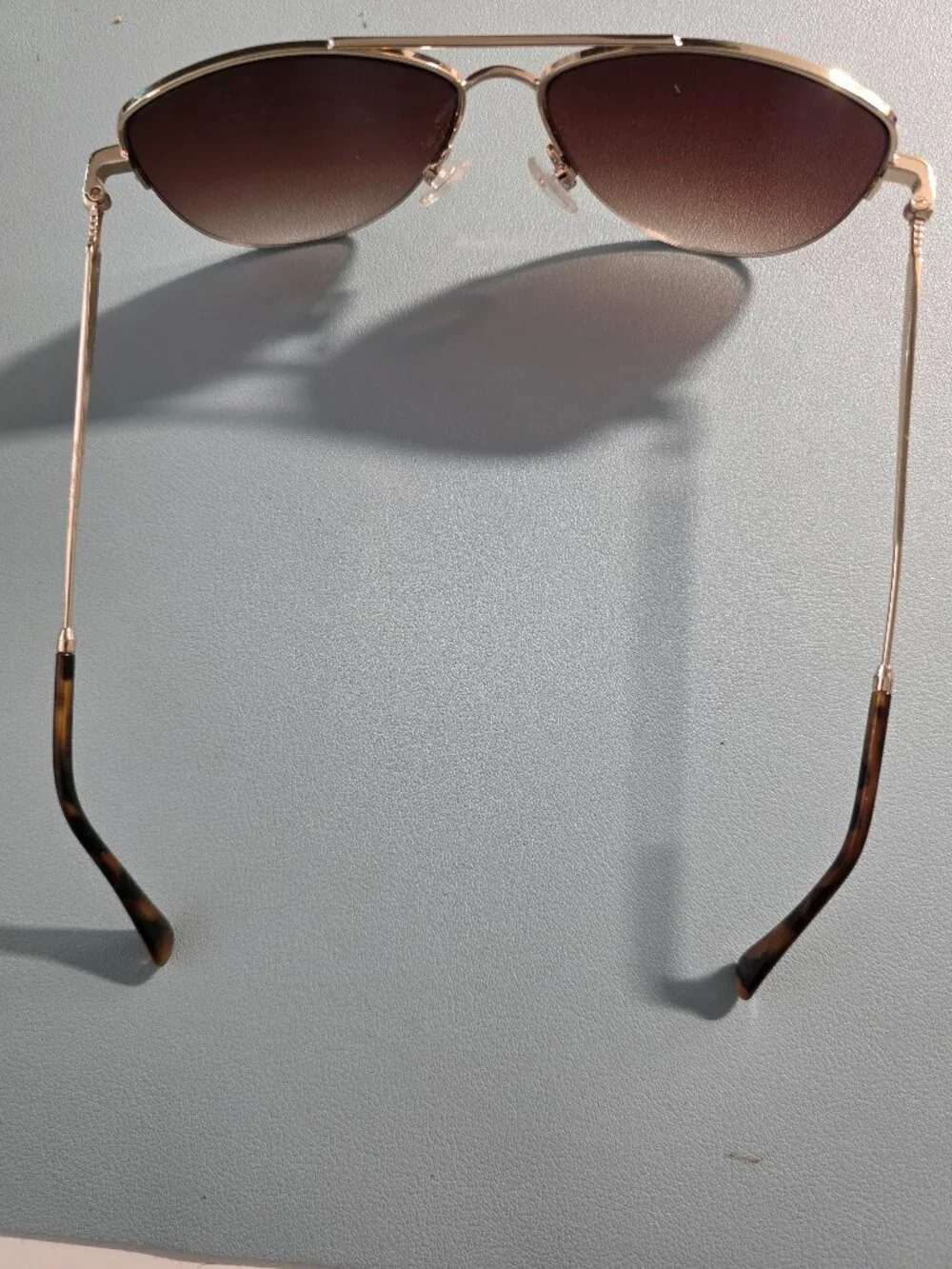 Vince Camuto Gold Aviator Sunglasses in an Orange Tory Burch Case - EUC!